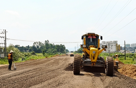 加快推進(jìn)繞城公路建設(shè)