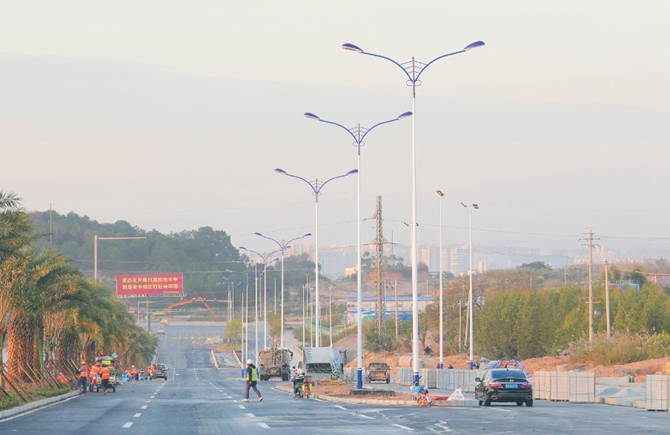 推進(jìn)道路建設(shè)